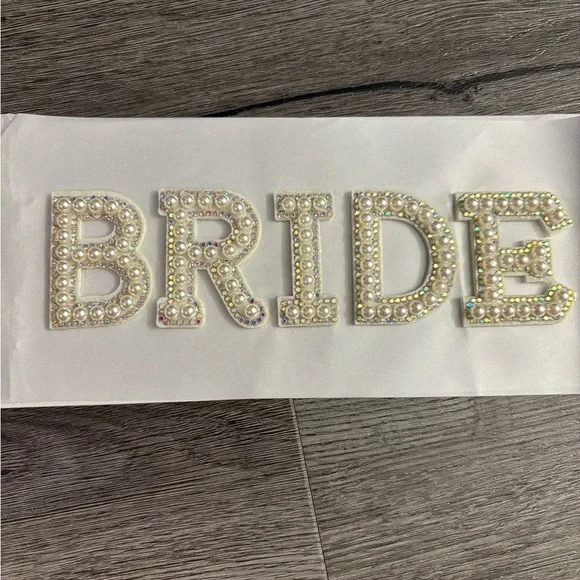 White Bride Sash and Accessories Set - Picture 7 of 10